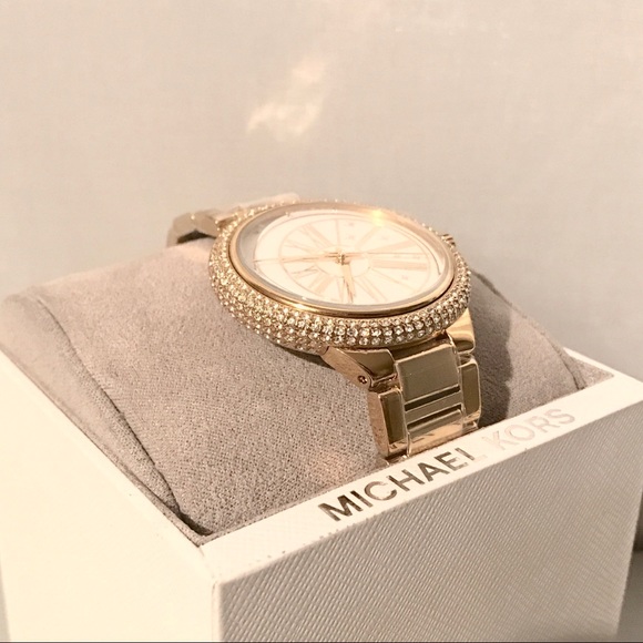 LAST 1 ⭐️ Authentic MK Taryn Crystal Watch - Picture 3 of 7